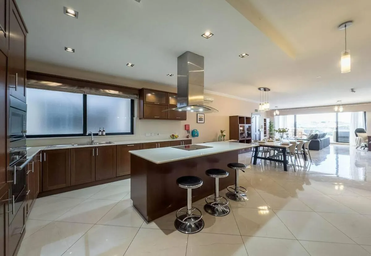 Valletta Views - 3 Bedrooms Sliema Malta
