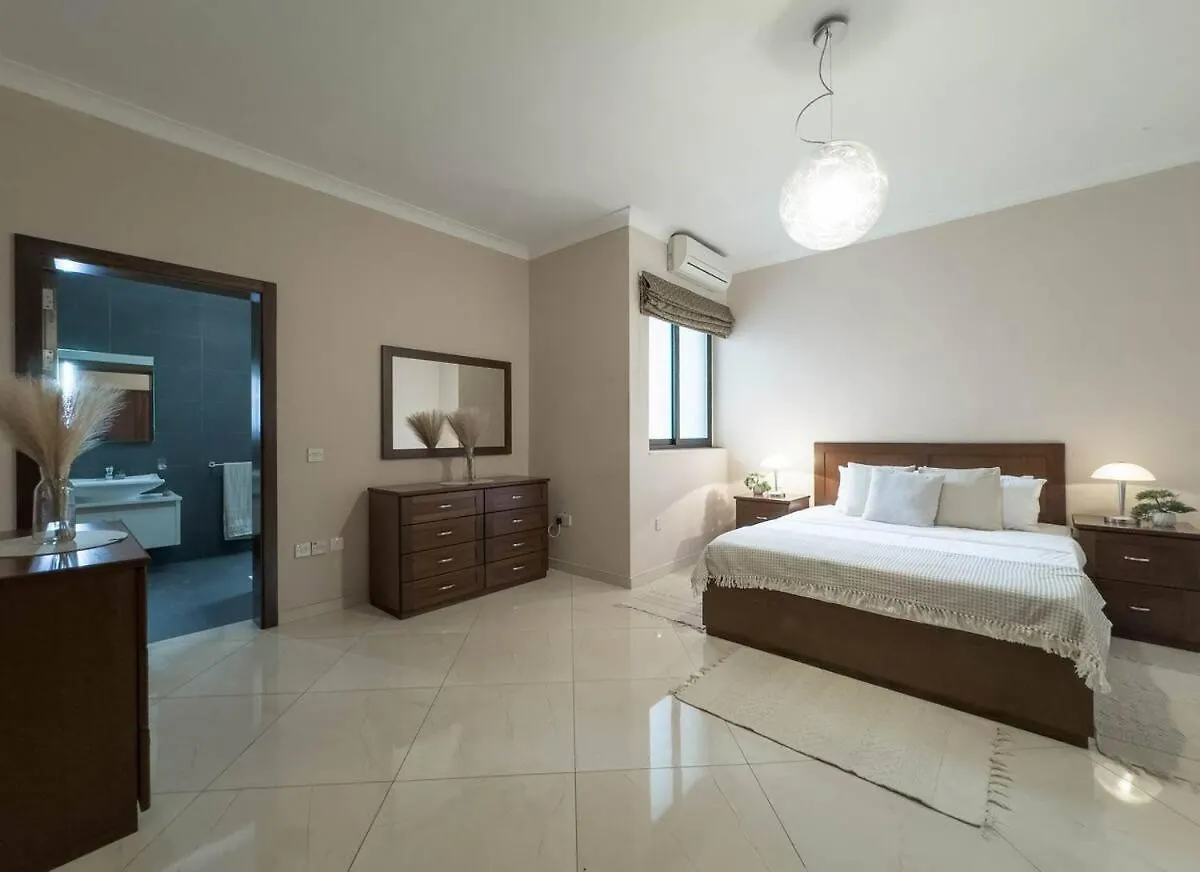 Valletta Views - 3 Bedrooms Sliema 0*,  Malta