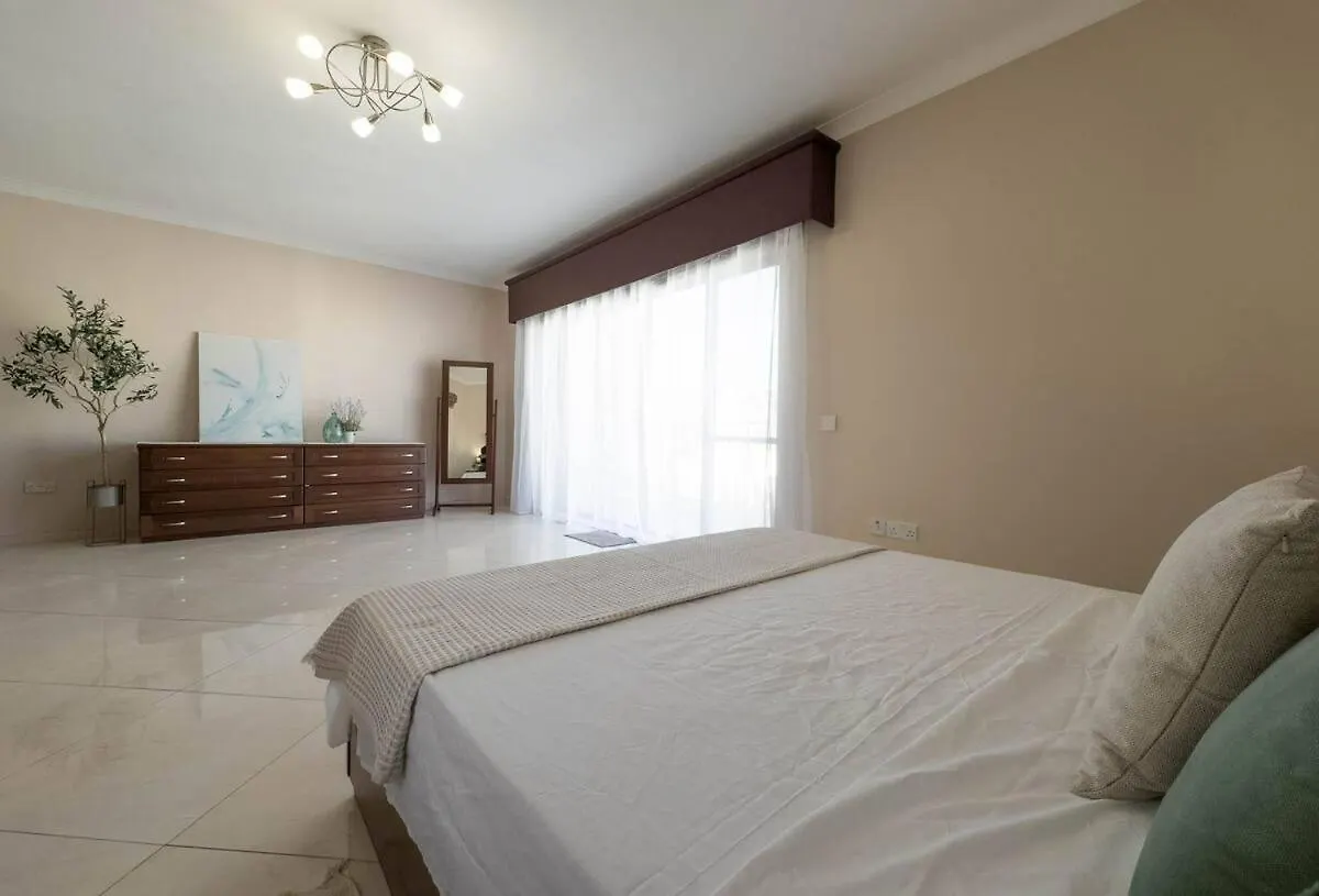 Valletta Views - 3 Bedrooms Sliema