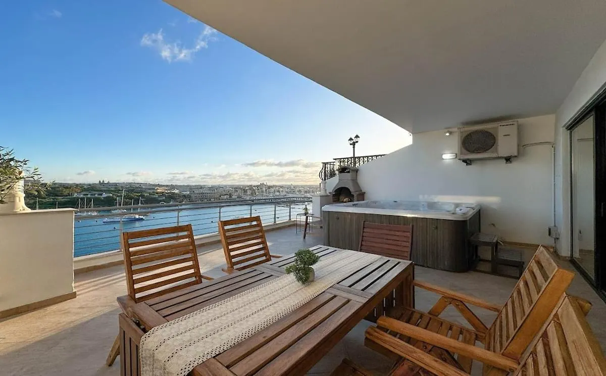 Valletta Views - 3 Bedrooms Sliema Apartment