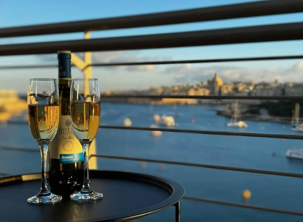 Valletta Views - 3 Bedrooms Sliema 0*,  Malta